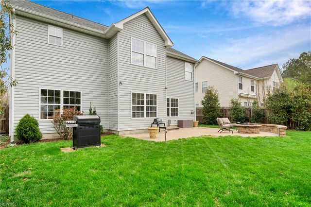 202 Vivian CT, Yorktown, VA 23690