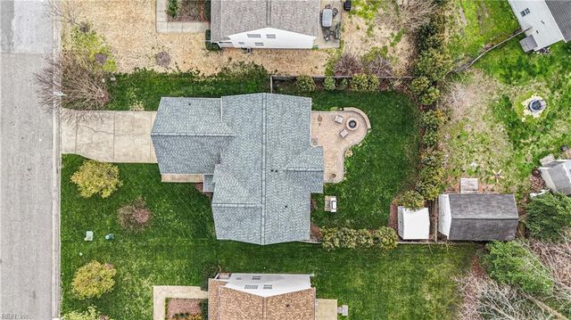 202 Vivian CT, Yorktown, VA 23690