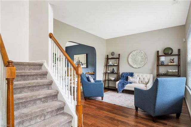 202 Vivian CT, Yorktown, VA 23690