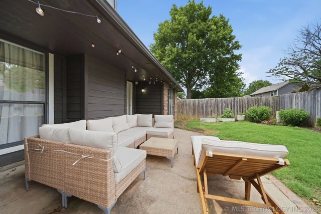 11221 S 107th East Avenue, Bixby, OK 74008