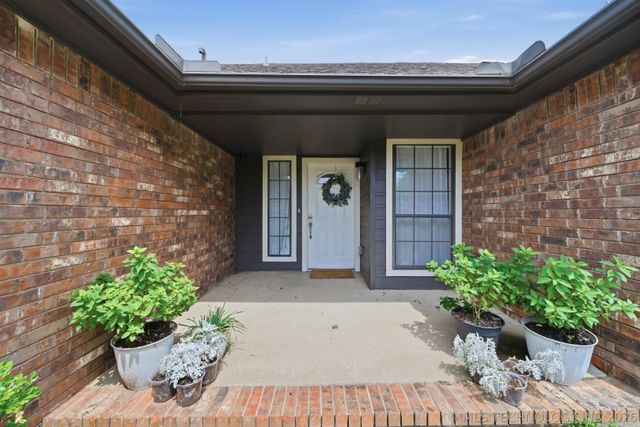 11221 S 107th East Avenue, Bixby, OK 74008