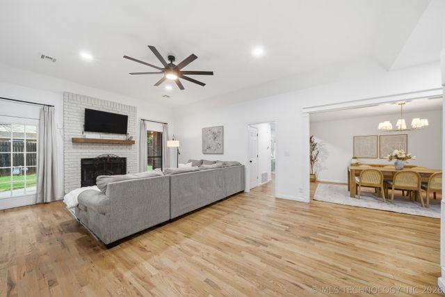 11221 S 107th East Avenue, Bixby, OK 74008