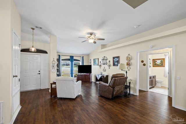 1953 Shadow Lake Dr, Gulf Breeze, FL 32563