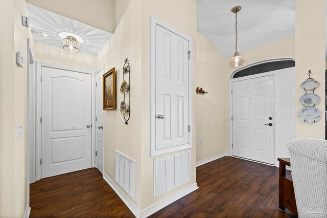 1953 Shadow Lake Dr, Gulf Breeze, FL 32563