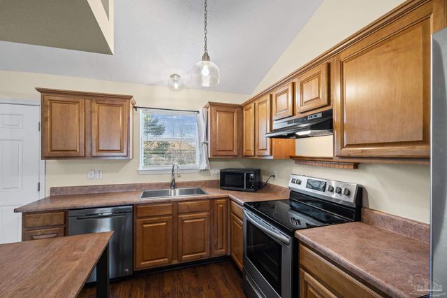 1953 Shadow Lake Dr, Gulf Breeze, FL 32563