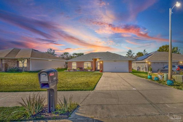 1953 Shadow Lake Dr, Gulf Breeze, FL 32563