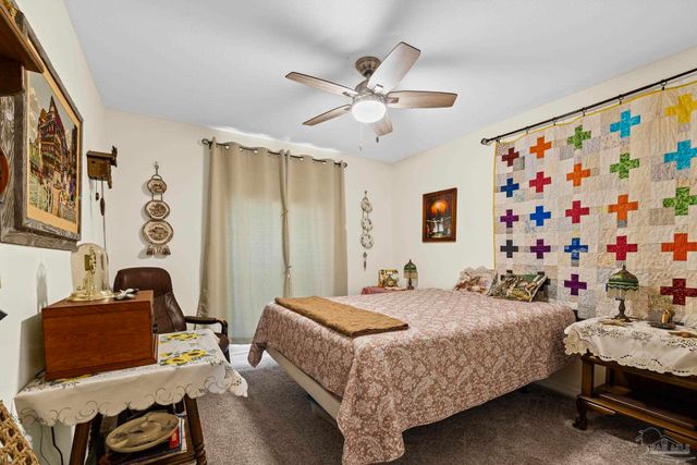 1953 Shadow Lake Dr, Gulf Breeze, FL 32563