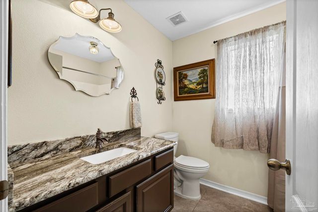 1953 Shadow Lake Dr, Gulf Breeze, FL 32563