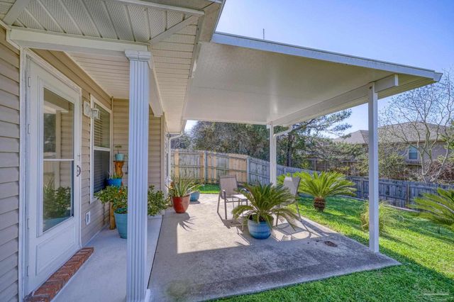 1953 Shadow Lake Dr, Gulf Breeze, FL 32563