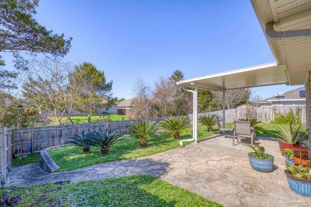1953 Shadow Lake Dr, Gulf Breeze, FL 32563