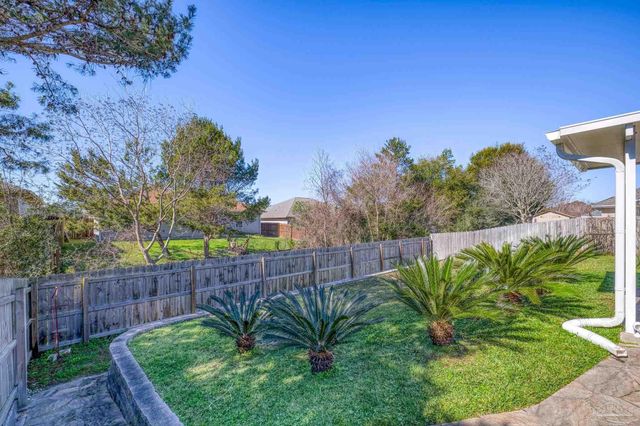 1953 Shadow Lake Dr, Gulf Breeze, FL 32563