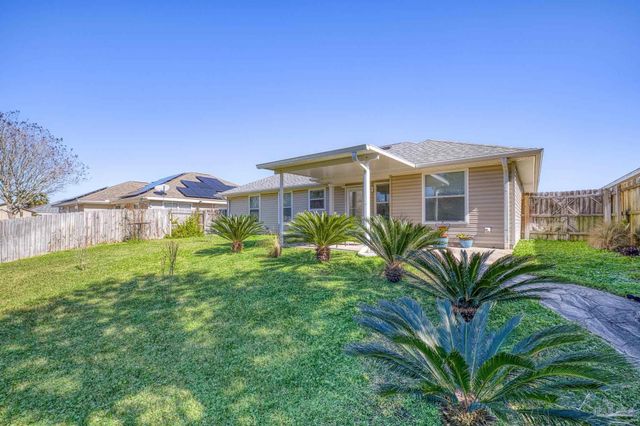 1953 Shadow Lake Dr, Gulf Breeze, FL 32563