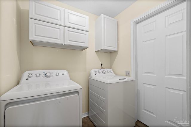 1953 Shadow Lake Dr, Gulf Breeze, FL 32563