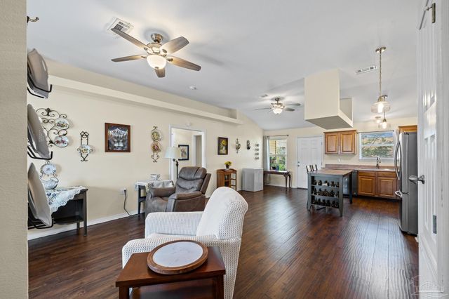 1953 Shadow Lake Dr, Gulf Breeze, FL 32563