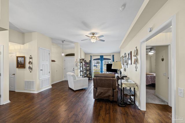 1953 Shadow Lake Dr, Gulf Breeze, FL 32563