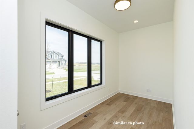 11295 Brookedale Drive, West Des Moines, IA 50263