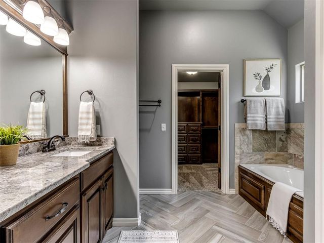 4613 Hambletonian Lane, Mustang, OK 73064