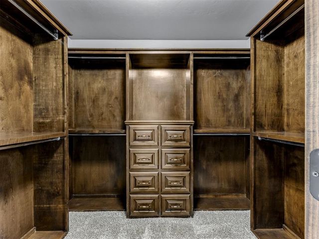 4613 Hambletonian Lane, Mustang, OK 73064