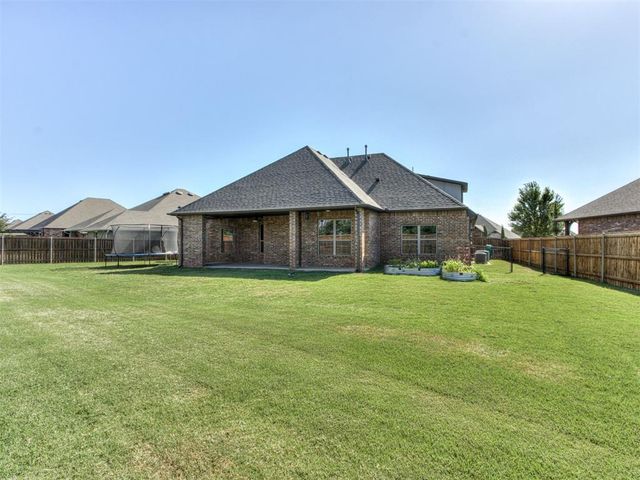 4613 Hambletonian Lane, Mustang, OK 73064