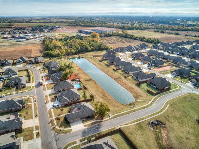 4613 Hambletonian Lane, Mustang, OK 73064