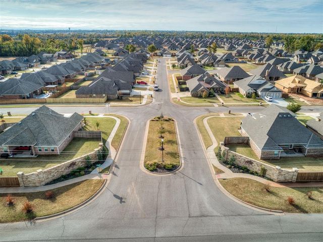 4613 Hambletonian Lane, Mustang, OK 73064