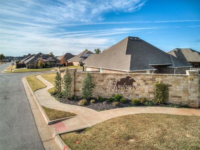 4613 Hambletonian Lane, Mustang, OK 73064