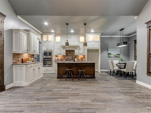 4613 Hambletonian Lane, Mustang, OK 73064