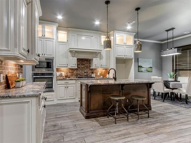 4613 Hambletonian Lane, Mustang, OK 73064