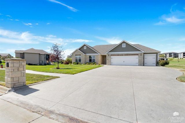 3429 Eldridge Drive, Manhattan, KS 66503