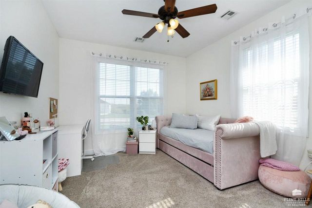 3429 Eldridge Drive, Manhattan, KS 66503