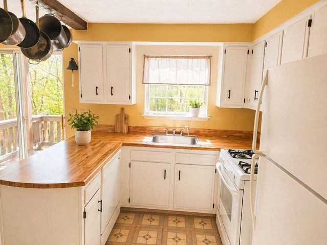 46 Pawtucket 34, Tyngsborough, MA 01879
