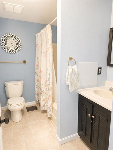 46 Pawtucket 34, Tyngsborough, MA 01879