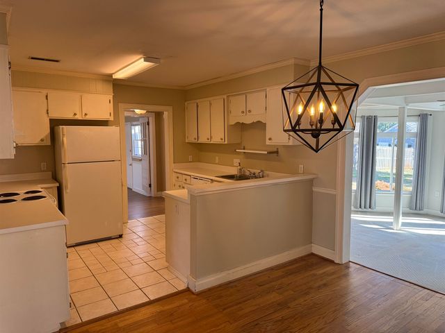 365 Forest Avenue, Spartanburg, SC 29302