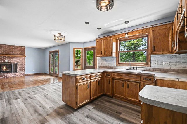 23115 S Hidden Lake Trail, Crete, IL 60417