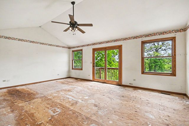 23115 S Hidden Lake Trail, Crete, IL 60417