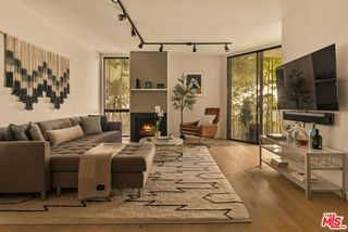 1230 N Sweetzer Avenue 204, West Hollywood, CA 90069