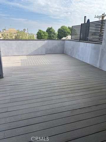 14553 Benefit Street, Sherman Oaks, CA 91403