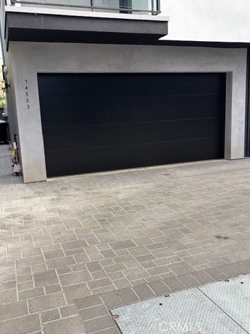 14553 Benefit Street, Sherman Oaks, CA 91403