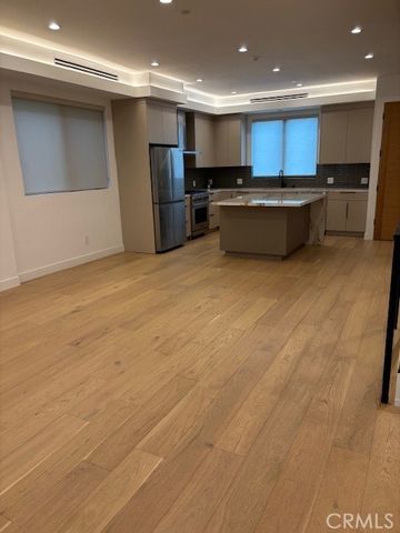 14553 Benefit Street, Sherman Oaks, CA 91403