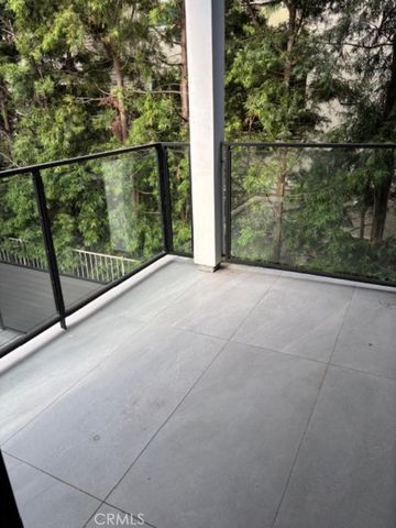 14553 Benefit Street, Sherman Oaks, CA 91403