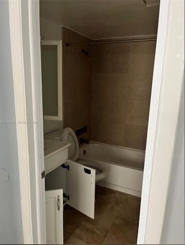 3211 SW 44th St 117, Dania Beach, FL 33312