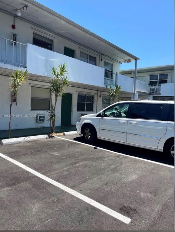 3211 SW 44th St 117, Dania Beach, FL 33312