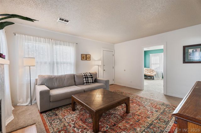 721 S Creek Avenue, Bartlesville, OK 74003