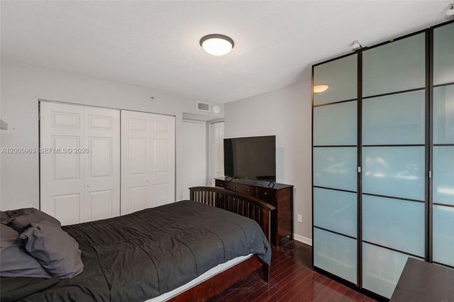 770 Claughton Island Drive 809, Miami, FL 33131