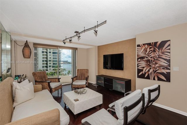 770 Claughton Island Drive 809, Miami, FL 33131