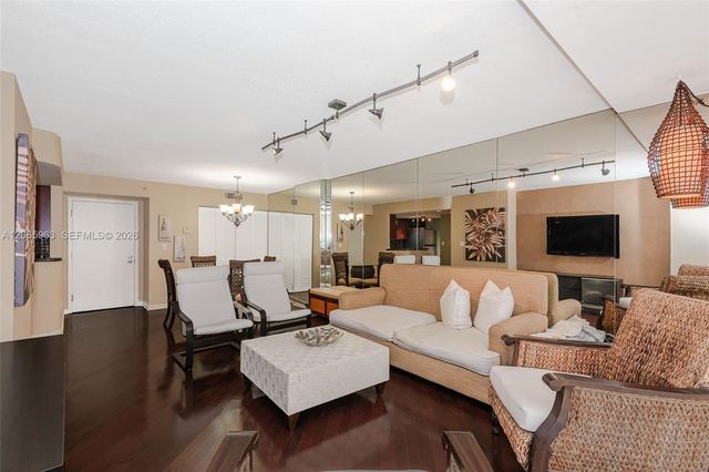 770 Claughton Island Drive 809, Miami, FL 33131