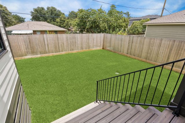 2214 Chantilly Lane, Houston, TX 77018