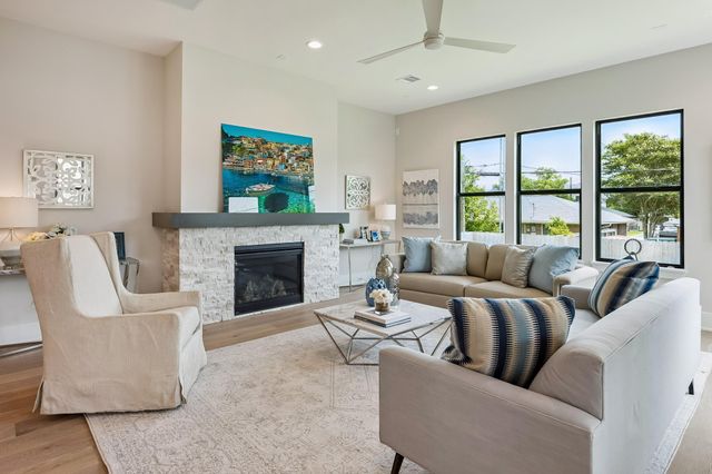 2214 Chantilly Lane, Houston, TX 77018