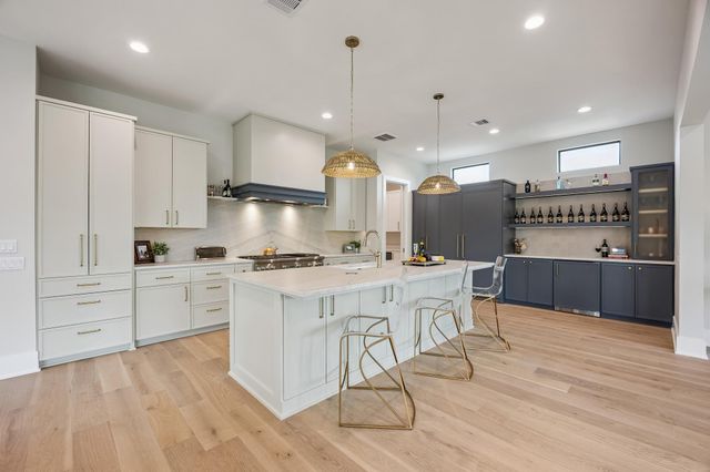 2214 Chantilly Lane, Houston, TX 77018
