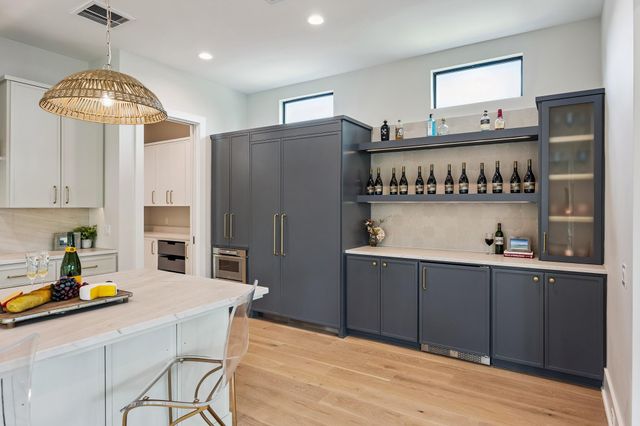 2214 Chantilly Lane, Houston, TX 77018